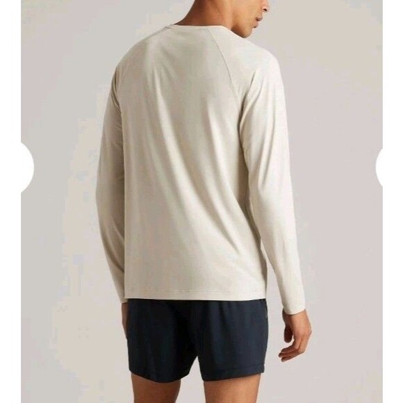 NWT Rhone Reign Long Sleeve Shirt Moisture Wicking Anti Odor UPF 50+ Mens Medium - Picture 2 of 8